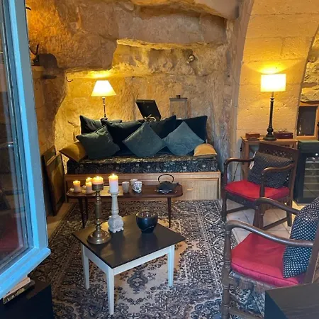 Experience Troglodyte De Charme & D'art De Vivre Holiday home *