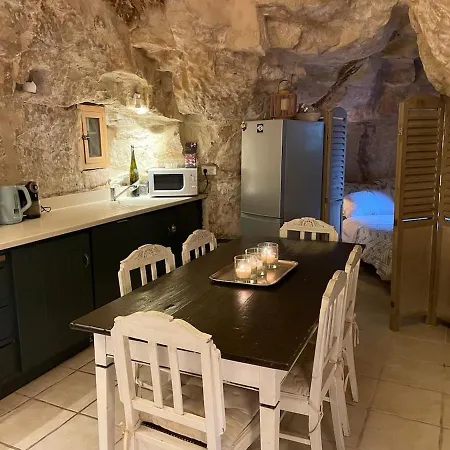 Vakantiehuis Experience Troglodyte De Charme & D'art De Vivre Le Puy-Notre-Dame