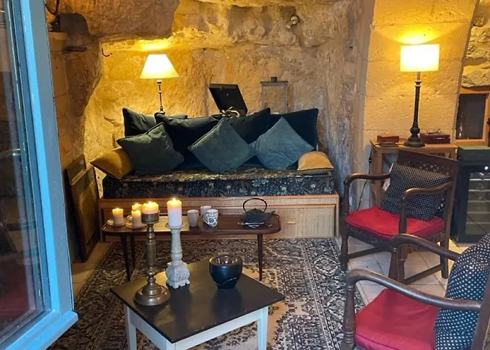 Experience Troglodyte De Charme & D'art De Vivre Holiday home *